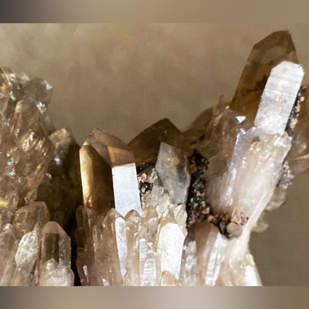 🔥CITRINE🔥. DR CONGO. BREATHTAKING SPECIMEN! Raw. Approx 4” wide x 2.25 tall ✨